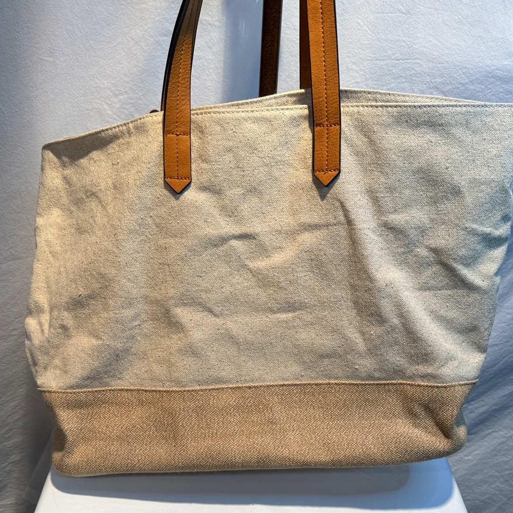 Canvas 'VACAY' Tote with Tan Leather Handles - Picture 3 of 14